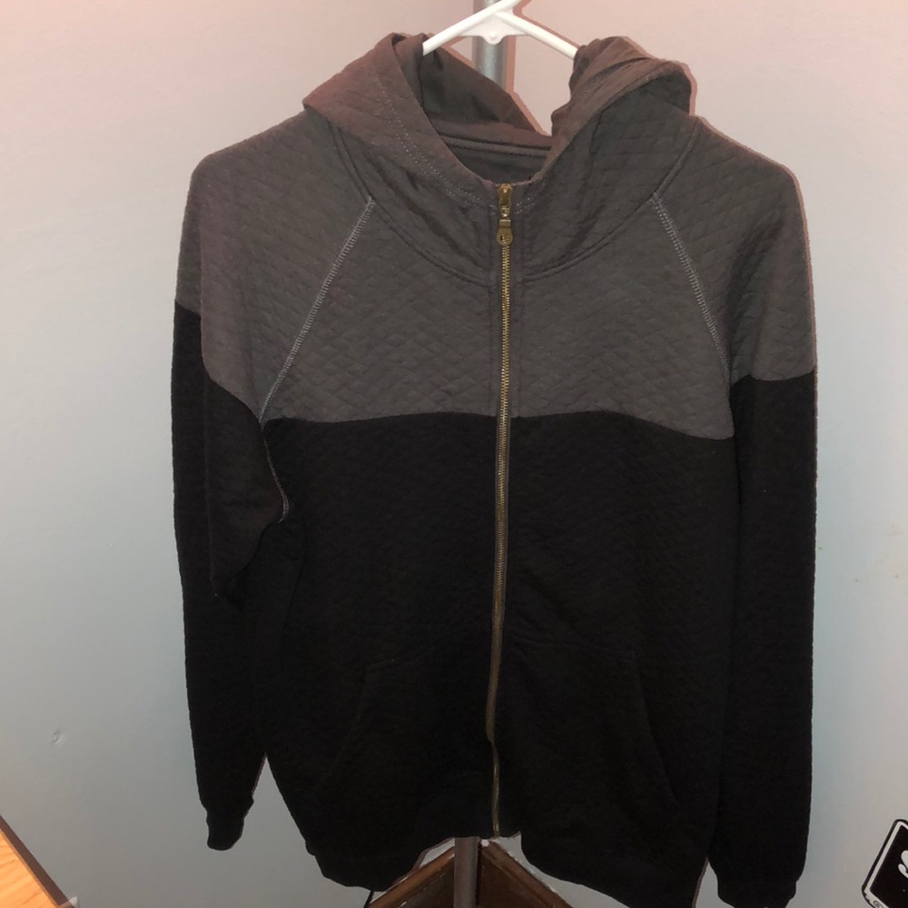 How’s Zip Up Hoodie Large